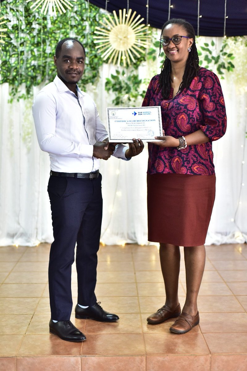 RwinkwavuO's tweet photo. Muri ibi birori,habayeho igikorwa cyo gushimira Abaforomo/kazi n'ababyaza bahize abandi mu gutanga service inoze @KayonzaDistrict @PIH_Rwanda @RwandaHealth https://t.co/jPyBH0Uplb