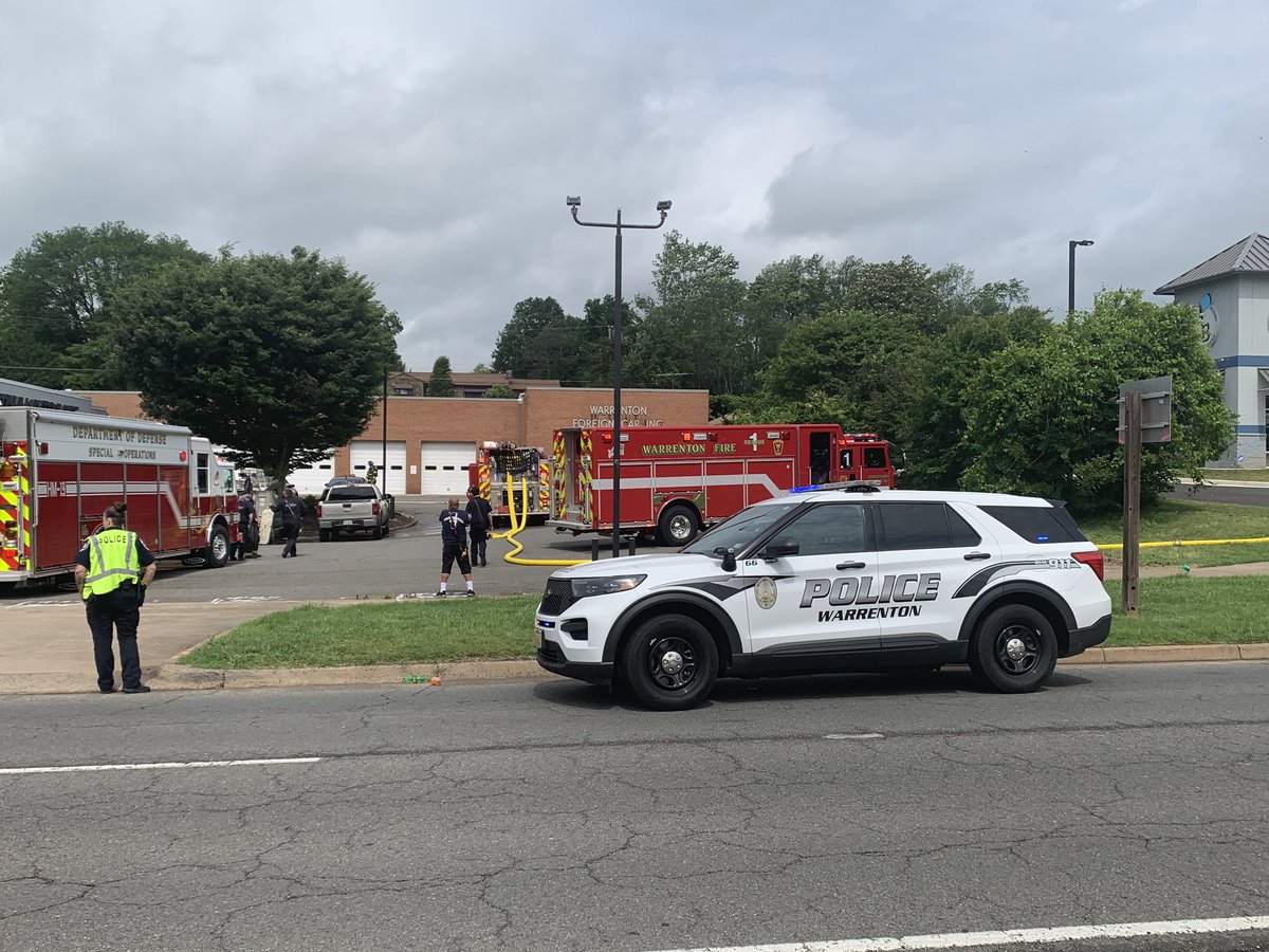 Traffic Alert: 

Warrenton Volunteer Fire Company and Warrenton Police Department are on scene of a possible structure fire at 76 Broadview Ave. Expect delays.