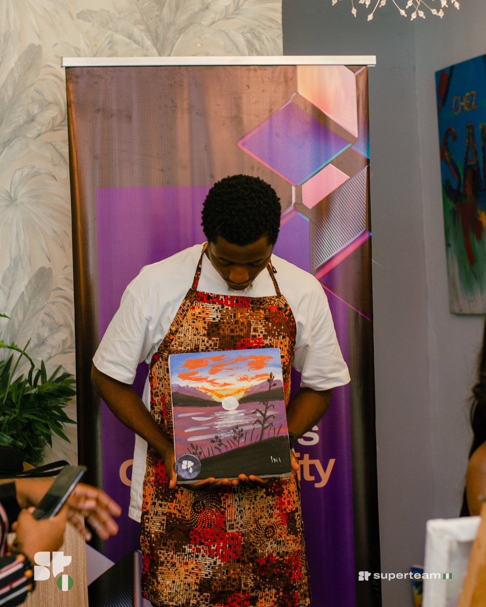 inithecreator's tweet photo. From framing to being framed. @SuperteamNG did a thing and I'm grateful for the opportunity.
A big shoutout to @Adedamolajoke 😊

#SuperteamNGDesignersHangout #SuperteamNGDesigners https://t.co/IQqyvRmvDU
