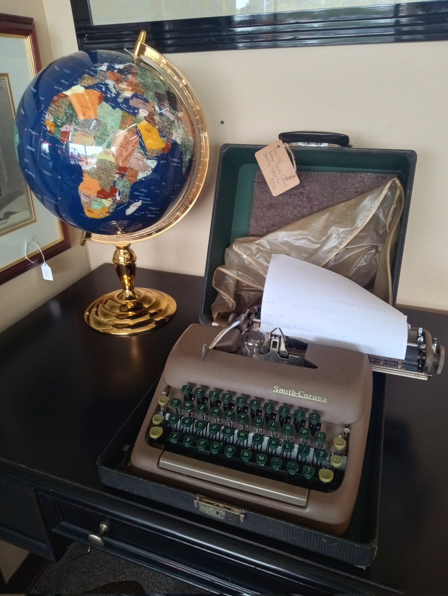 the typewriter still works & the globe is made of gemstones 😌