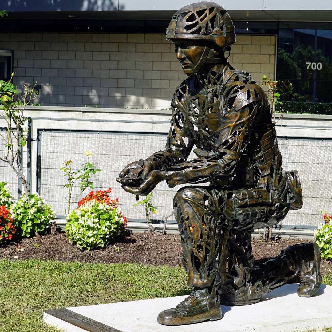 Donate Life America (@donatelife) on Twitter photo On #MemorialDay we recognize those who served our country & gave their lives to save others. The Fallen Soldier statue at <a href="/UNOSNews/">United Network for Organ Sharing (UNOS)</a> National Donor Memorial honors members of our military who made organ, eye & tissue donation their last courageous act of service 💙💚 #DonateLife On #MemorialDay we recognize those who served our country & gave their lives to save others. The Fallen Soldier statue at <a href="/UNOSNews/">United Network for Organ Sharing (UNOS)</a> National Donor Memorial honors members of our military who made organ, eye & tissue donation their last courageous act of service 💙💚 #DonateLife