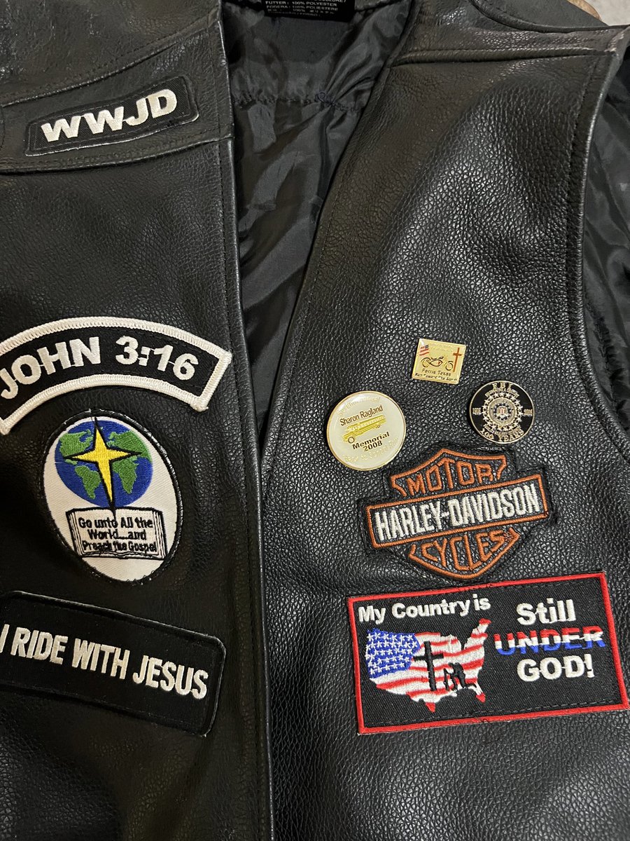 This is my leather vest. God bless all our fallen heroes. 🙏🏻🙏🏻🙏🏻🇺🇸🫡👊🏻