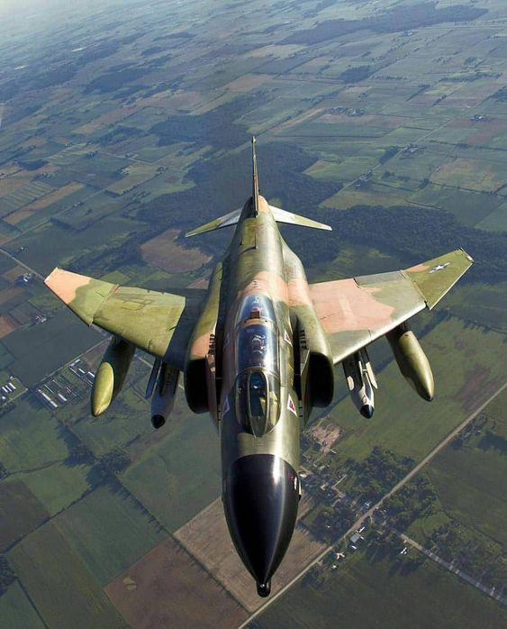 @marsza_jacek @NitkaPiotrek @glass_mantis_ @PEmeryt @Rudenicz @WojenneH @KirkKapitan @_LOAC_lawyer McDonnell Douglas F-4 Phantom