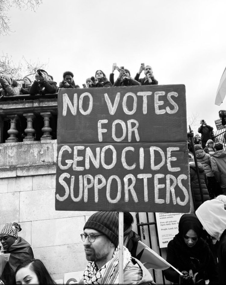 Justice_Seer's tweet image. Not on your Nelly!🤬I hope every rotten one of you #RedToryWarmongers &amp;amp; #GenocideEnablers get #VotedOut!

Lets make 4th July"#UKIndependentsDay"and #ChangeOurPolitics for the good of #TheMany!

#Vote #Independent/#Green/#SNP/#WorkersParty/#TUSC
or a #Localcandidate who #Cares!🙏