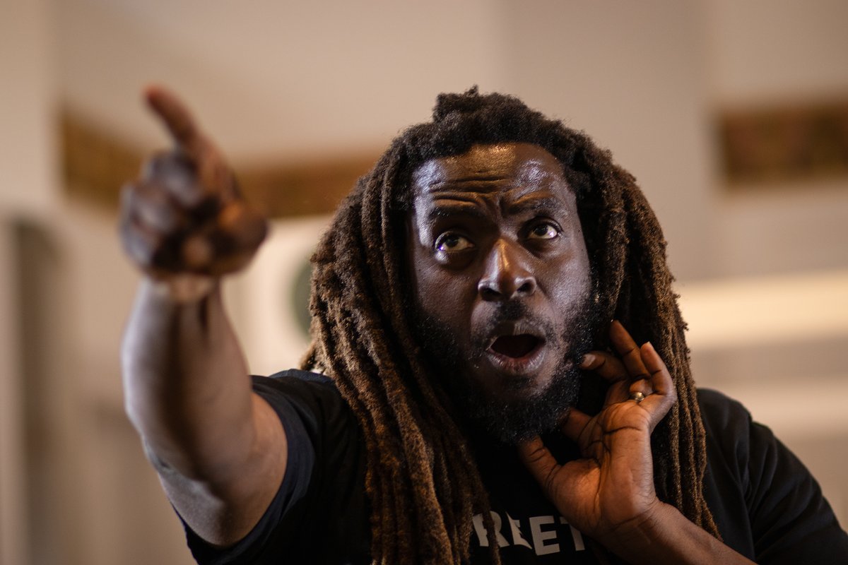 StreetwiseOpera's tweet photo. Over 100 children, parents and others joined the amazing @AbigailKellySop and @LugoAga and Streetwise Opera performers to co-create their own short opera and watch the premiere of Opera Express at Re:Discover Festival in @stjohnswaterloo 😍 https://t.co/2atwpSzw7T