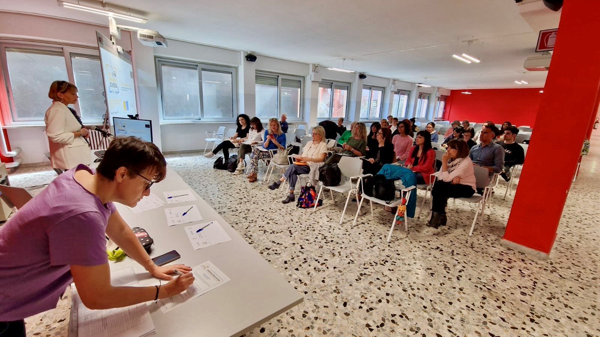 AnciLiguria's tweet photo. 🏫#NextGenerationSchools: all’ISS Ferraris-Pancaldo di Savona l'incontro di @CSP_live con i Comuni delle Province di Savona e Imperia assegnatari dei fondi del @MIsocialTW per nidi e scuole infanzia (Pnrr e Sistema 0-6).
👤Apre i lavori la vicepres. Anci Liguria @ElisaDiPadova https://t.co/RR0d8UaF4k