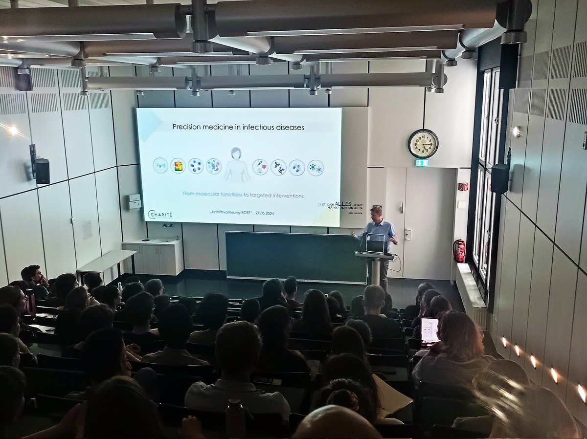 It's been a while since @Sander_Lab joined the BCRT but it's never too late for an inaugural lecture and the Cranach Haus lecture hall is packed! @ChariteBerlin @berlinnovation @VallierLab