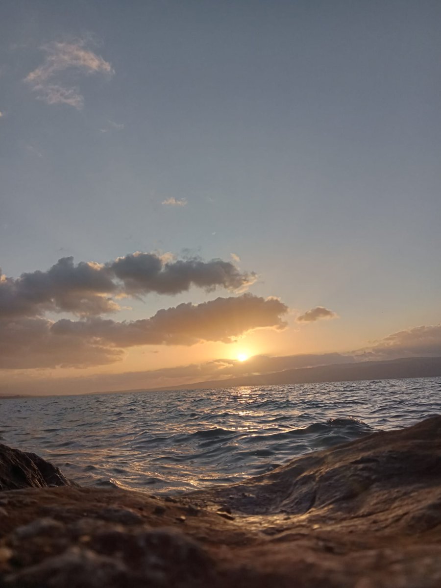 Bazen sadece bir sarılmaya ihtiyacımız var. Her şeyi iyileştiriyor.