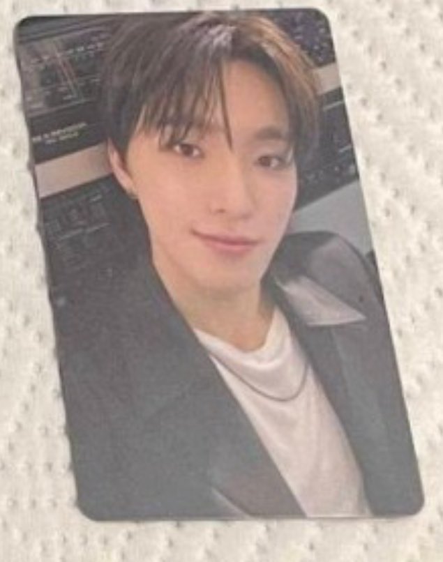 SoundSamHee's tweet photo. WTS PC DINO 17 RIGHT IS HERE POB YES 24 &amp; PC SEUNGKWAN 17 RIGHT IS HERE BEATROAD 

Buat dinonya 90k 
Buat seungkwannya 95k 

Ini udh includ adm 
Dom bogor
Co by oren 
Nego boleh kok 

#seventeen #wts #zonauang #Zonajajan https://t.co/Kp4m6jEFkG