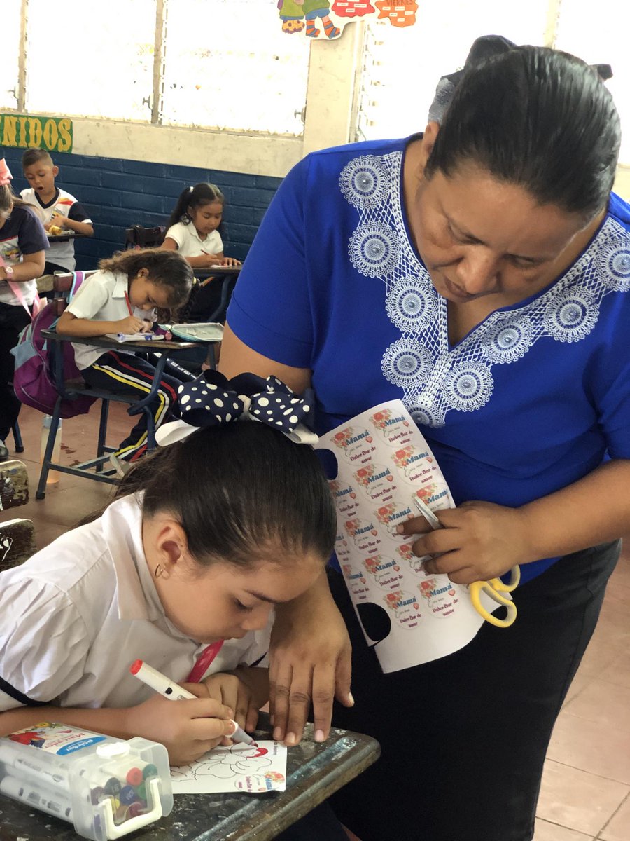 SON MAESTRAS👩‍🏫
en el hogar y madres
EN EL SALÓN
por que no se puede
educar sin querer.

A pocos días, de celebrar el día de las #Madres @Nicaragua_Educ les desea a todas las docentes de #Nicaragua ¡FELIZ DÍA DE LAS MADRES🌹🌹🌹🌹🌹🌹