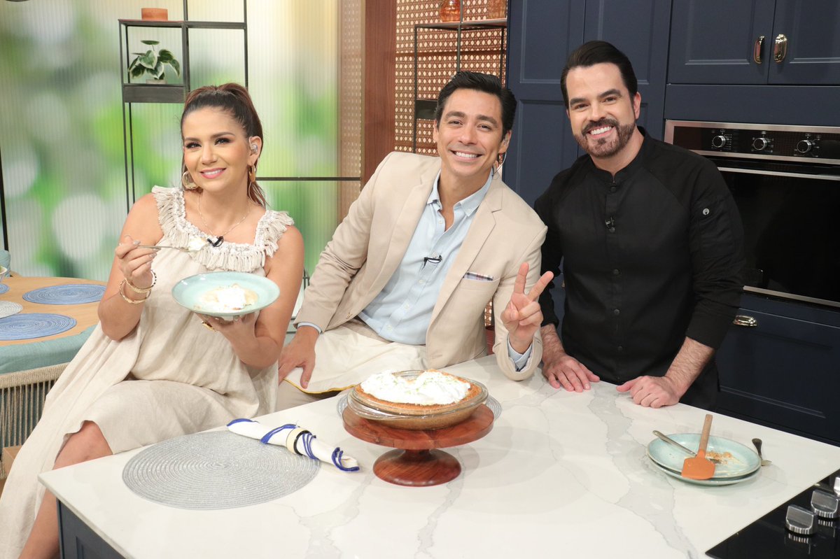 ¿Estás buscando un postre ideal para disfrutar de #PortadasAlDía 🧡? Nuestro chef <a href="/waltkovacs/">Walter Kovacs</a> 🙌🏼 nos enseñó a preparar una deliciosa tarta de lima 🍋 que debes hacer en casa 🏡