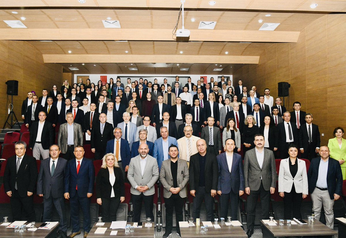 Birlikle, dirlikle, güzellikle...🌸

Müfettişlerimizle genel değerlendirme toplantımızı gerçekleştirdik.

Rabbim yar ve yardımcımız olsun.

#Rehberlik #Denetim