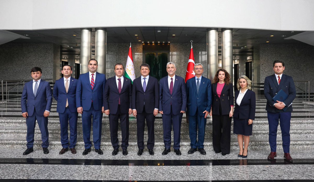 Türkiye-Tacikistan 12. Dönem Karma Ekonomik Komisyonu (KEK) Toplantısı vesilesi ile ülkemizde bulunan kıymetli mevkidaşım Tacikistan Sanayi ve Yeni Teknolojiler Bakanı Sayın Sherali Kabir ile bir araya geldik. 2023 yılında 529 milyon dolar olarak gerçekleşen ikili ticaret