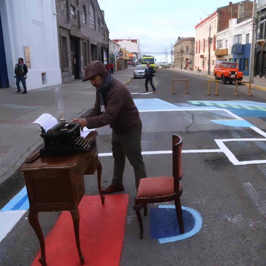 En el marco de la celebración del Día de Los Patrimonios, el Colegio de Arquitectos de Magallanes recreó la habitación donde vivió #gabrielamistral  en Punta Arenas.
Una magnífica forma de dar vida a espacios del recuerdo de personas tan relevantes en nuestra historia.

#ammpe