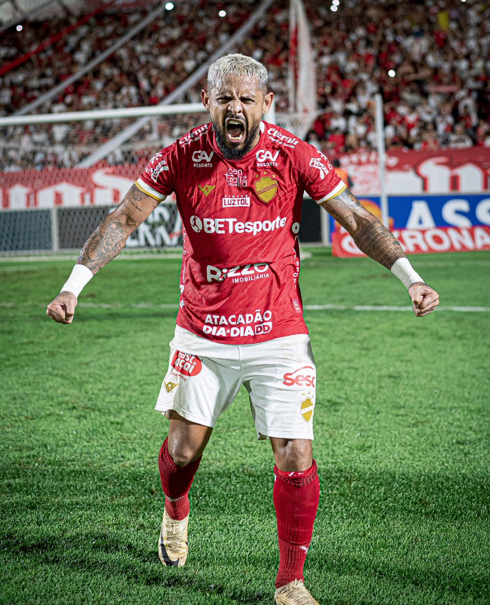 torotatico's tweet photo. Roberto, lateral-esquerdo (33 anos), e William Barbio, atacante (31 anos), podem ser confirmados como contratações do Clube do Remo nas próximas horas. [@Cf27Magno] https://t.co/UPKM9oqoJi