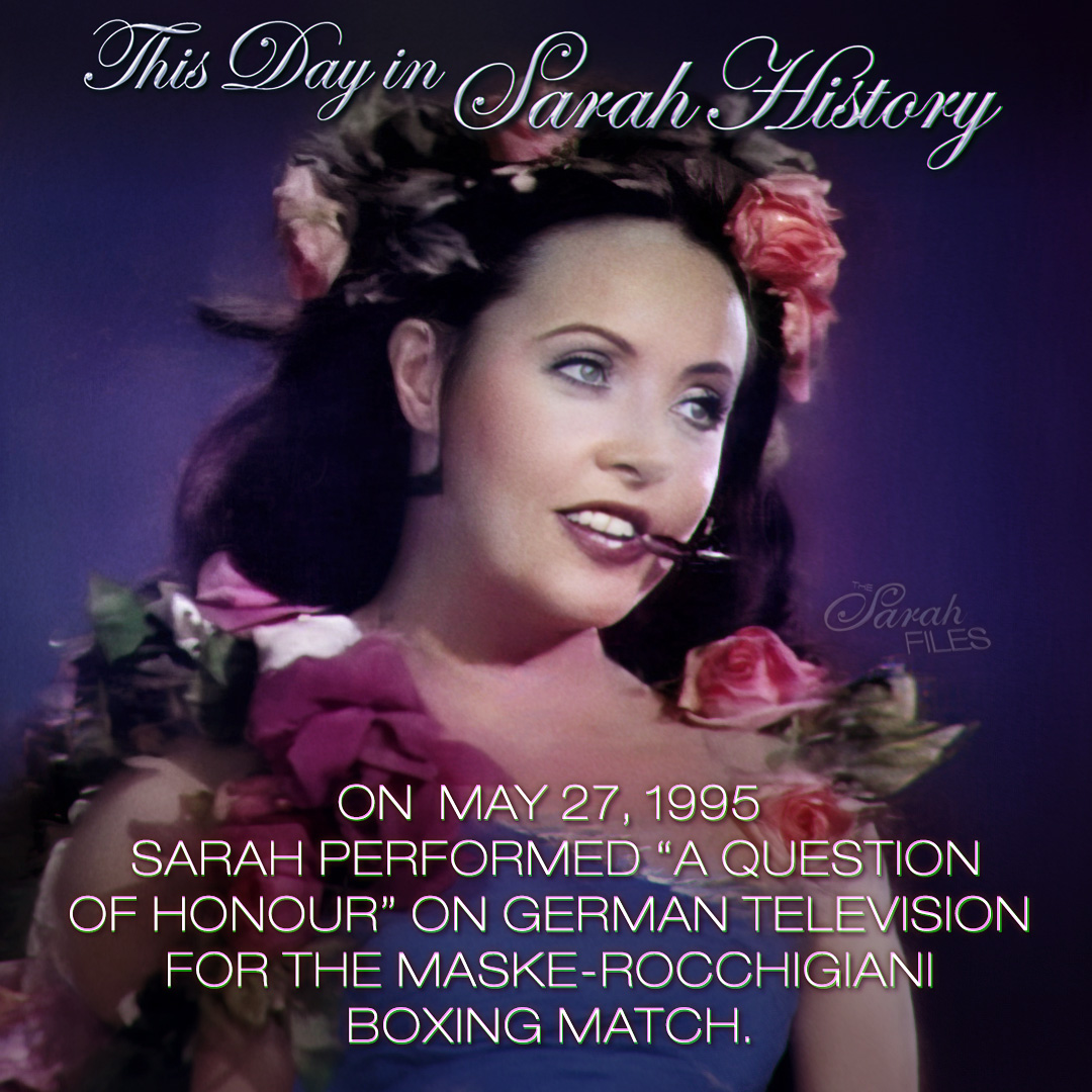 thesarahfilesok's tweet image. On May 27, 1995, Sarah premiered “A Question of Honour” on German TV, opening the Henry Maske v Graciano Rocchigiani boxing match in Munich. #sarahbrightman #aquestionofhonour #boxingring #henrymaske #gracianorocchigiani