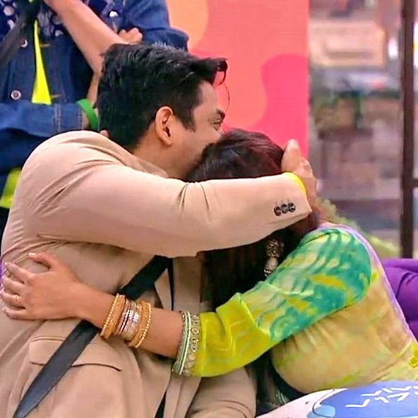 sidnaazislove_1's tweet photo. 2nd weekend ka Var!! #SidNaaz in making!!This Week was a turning point for there Bond!!We got to witness some beautiful moments..n we will charish them forever!
#SidNaazForever https://t.co/kyeJXufgR7
