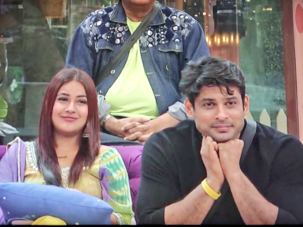 sidnaazislove_1's tweet photo. 2nd weekend ka Var!! #SidNaaz in making!!This Week was a turning point for there Bond!!We got to witness some beautiful moments..n we will charish them forever!
#SidNaazForever https://t.co/kyeJXufgR7