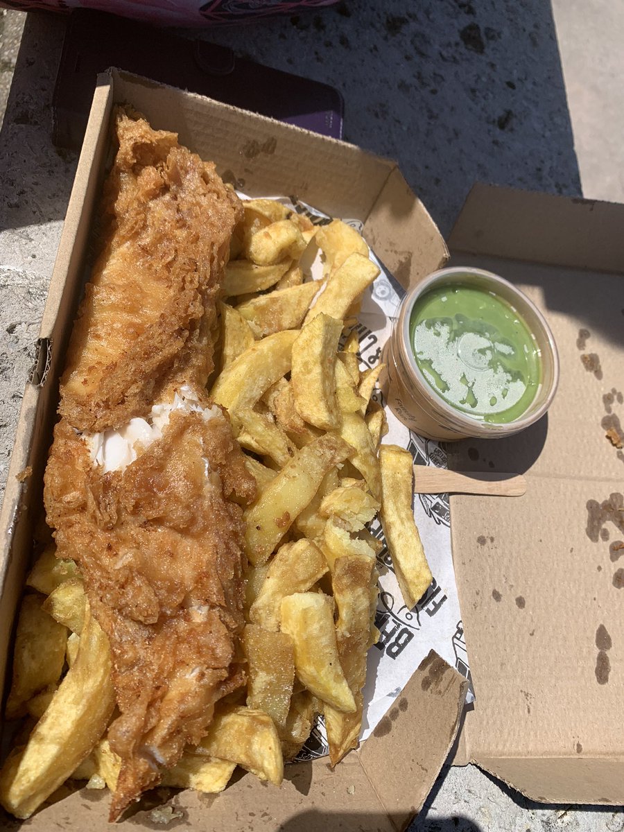 TonyArmstrongDT's tweet photo. Glorious 8 miles over the Ridgeway from Dorchester to Weymouth. Well deserved fish &amp; chips from Bennetts on the harbour. 🌞🏃🏻‍♂️🏃🏻‍♀️‍➡️🐟
@htlkarmstrong https://t.co/59ruwljxyr