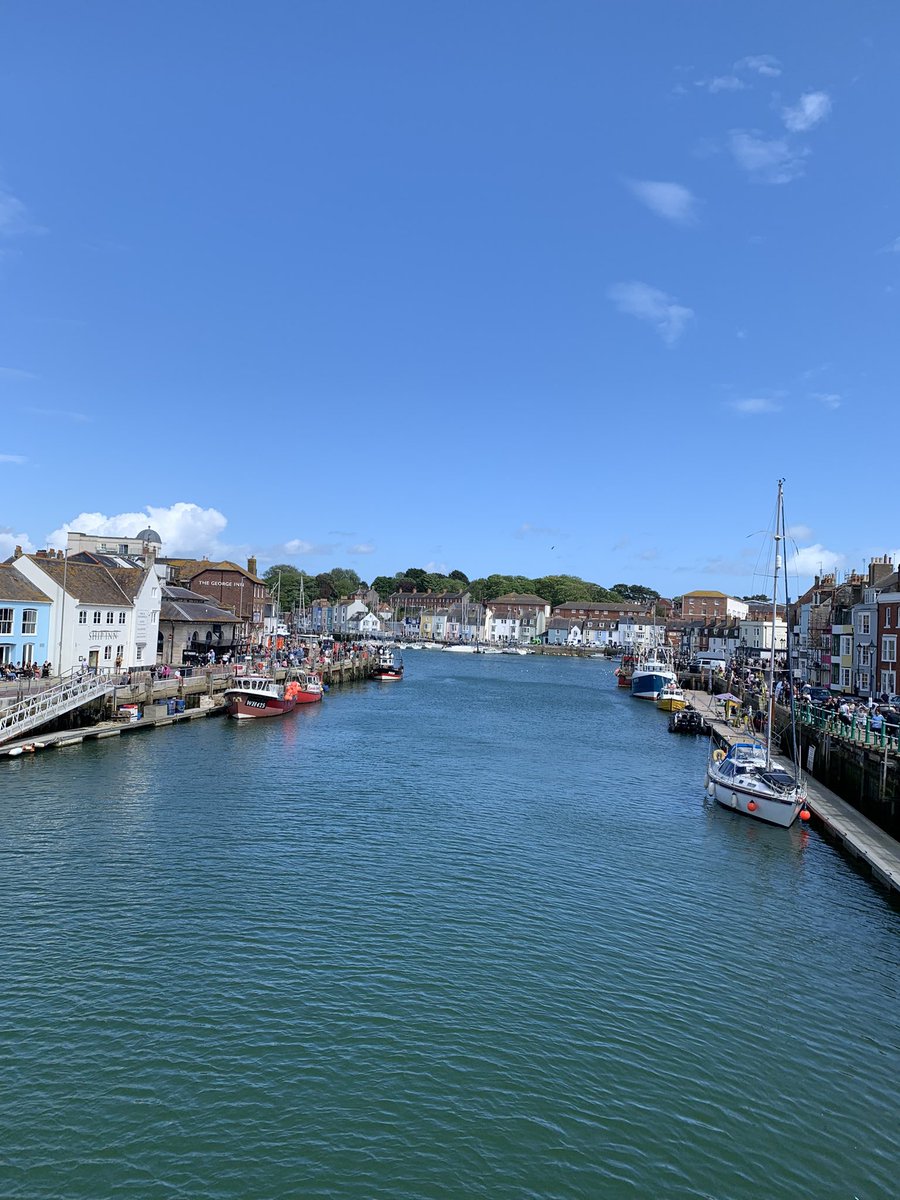 TonyArmstrongDT's tweet photo. Glorious 8 miles over the Ridgeway from Dorchester to Weymouth. Well deserved fish &amp; chips from Bennetts on the harbour. 🌞🏃🏻‍♂️🏃🏻‍♀️‍➡️🐟
@htlkarmstrong https://t.co/59ruwljxyr