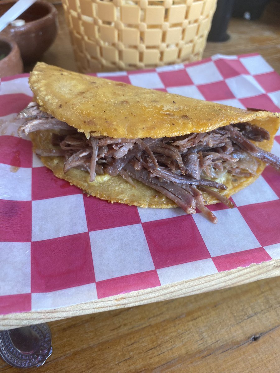 sancrismunchies's tweet photo. Birrria con ramen + taquito de birria by “Birria linda” en el barrio de San Diego, San Cristóbal de Las Casas
#sancrismunchies #birria #coletopolis https://t.co/D2rH2R8QXZ