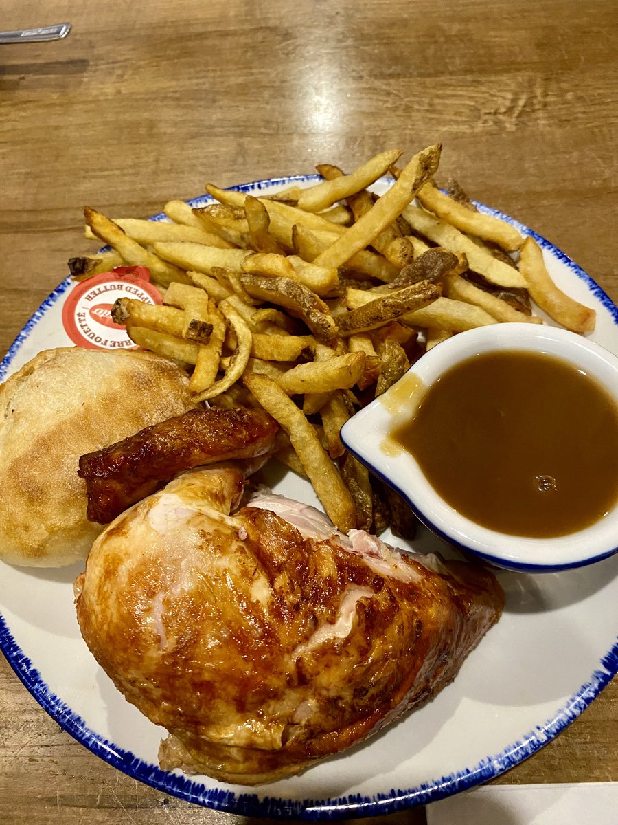 cookiegigan's tweet photo. It was a wonderful but busy weekend. Sunday night’s @SwissChaletCA dinner was the perfect relaxing way to end the weekend. And as always, it was delicious! #swisschalet  #dinner #happy70. https://t.co/7jc9FcfEpF
