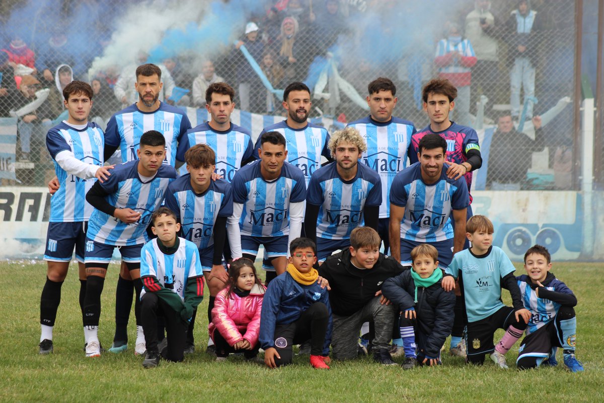 Y si tengo morir
solo te pido un favor
yo quiero que sea así
alentando en la colon.
Oh oh oh oh oh
Racing te queremos ver campeón.
VAMOS ACADEMIA QUE QUEDAN 90+ 
NO PERDAMOS LA FE QUE NADA ESTA PERDIDO