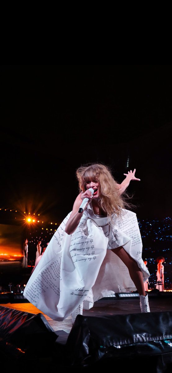 tsloverlocks's tweet image. free taylor swift lock screen 

#tstheerastourlisbon 

please retweet and like if you save -m