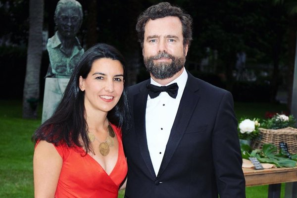 FonsiLoaiza's tweet image. Ayuso y su novio viven en un piso de lujo de 2M€ pagado con comisiones de mascarillas y defraudando a Hacienda. La obra de la casa es ilegal y se hizo sin licencia. El Ayuntamiento de Madrid ha dado 2 meses para legalizarlo. Espinosa de los Monteros y Rocío Monasterio de VOX…