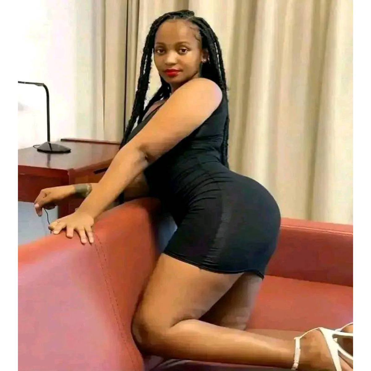 KePlug254's tweet photo. Only the prettiest masseuse under the Kenyan skies... Book a session and get her knocking your home or hotel door in minutes ready to relax you fully🥰😘

Book Now: https://t.co/I8WXr36rh2

#massage #homemassage #hotelservicemassage #airbnbpartner #KenyanReggae #booknow Simps https://t.co/r5YaSI8DKN