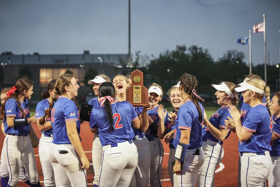 ReaghanOney11's tweet image. Regional Tournament: 1st Round vs Bishop Brossart
GAME DAY @ Scott High (Taylor Mill, KY)      
🗓: 5/27
⏰: 5:00
🌤️: 79°
See everyone there!!!! We aren’t done just yet!!
#R2L #TrustTheProcess #LastRun
@MC_Lady_Indians @riseupsports1 @corner2cornerpc @MikeSportShots @vaughtsviews