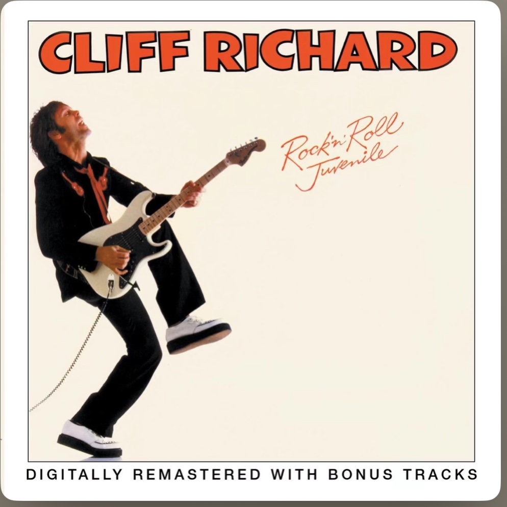 Playing late 70 s Cliff  this one has my favourite Cliff song on it 🎶🎵we don’t talk anymore🎵🎶 on it ✌🏻🩷💕
#nowplaying #popmusic #rockmusic #70sMusic #albumsyoumusthear