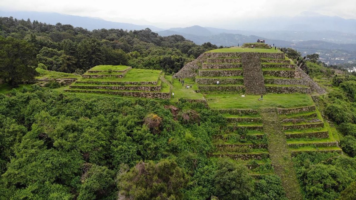 ¡Déjate sorprender por la Pirámide más alta de #Michoacán! 🤩💛

Tiene 40 metros de altura y una vista que te dejará sin palabras. 🌿🍃✨

Visítala en Zona Arqueológica de #SanFelipe los Alzati, en el valle de #Zitácuaro. 🔝😍
#elAlmaDeMéxico