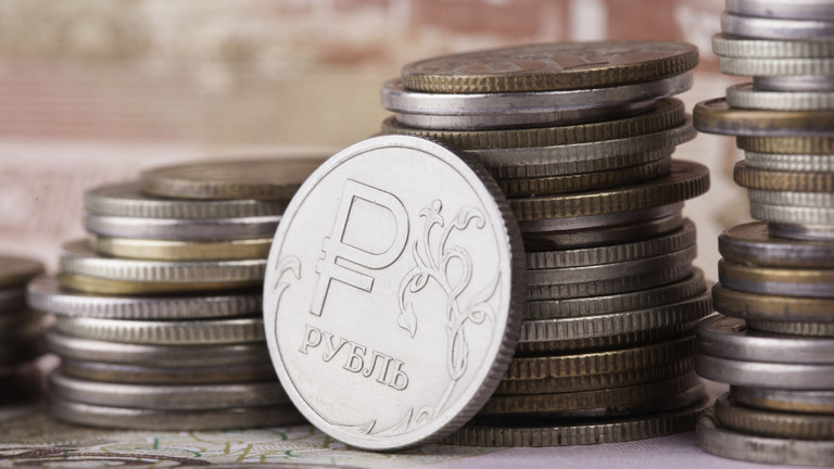Ruble strengthens to five-month high

The currency has been rallying due to increased sales of foreign earnings by exporters

on.rt.com/ctmx