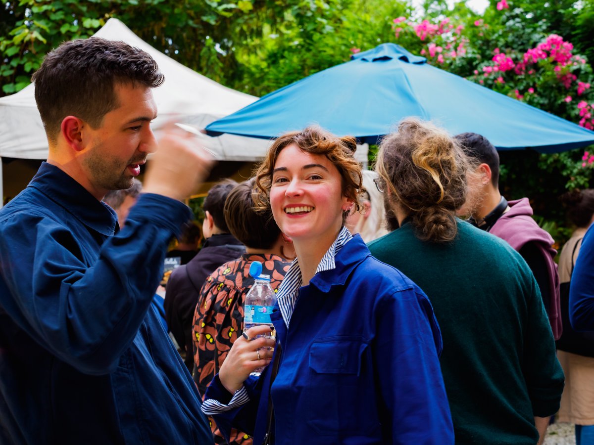 Retour sur la fête-de-milieu-de-festival de #ParisGlobe qui a eu lieu dans le beau jardin du Théâtre de la Concorde ce samedi  ! 💫 Merci de tout cœur d'avoir été avec nous. 💖
infos et résas pour la suite du festival → swll.to/parisglobe-tpv
📷 Marie Charbonnier