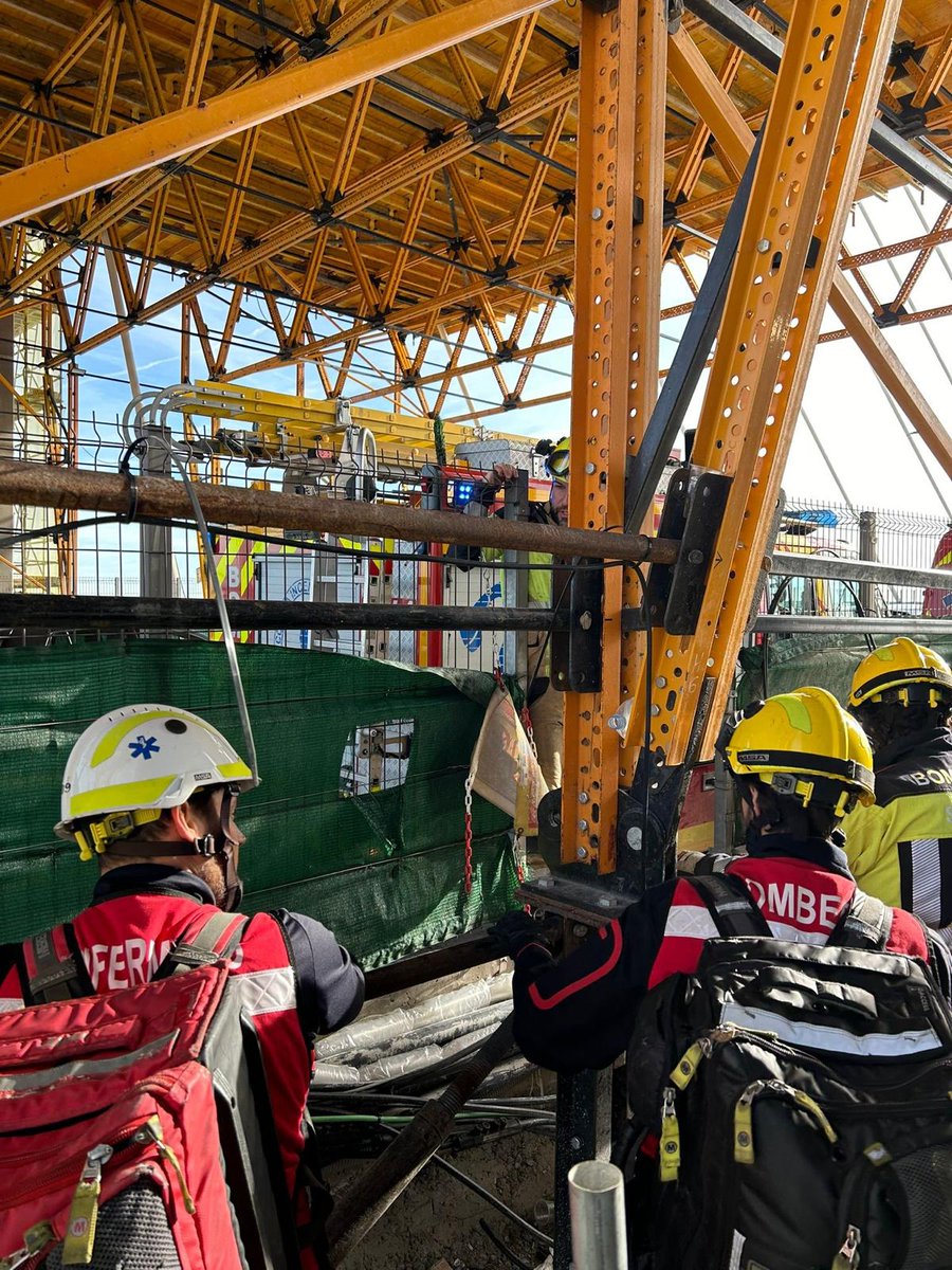 Sanitarios de Bomberos tweet media
