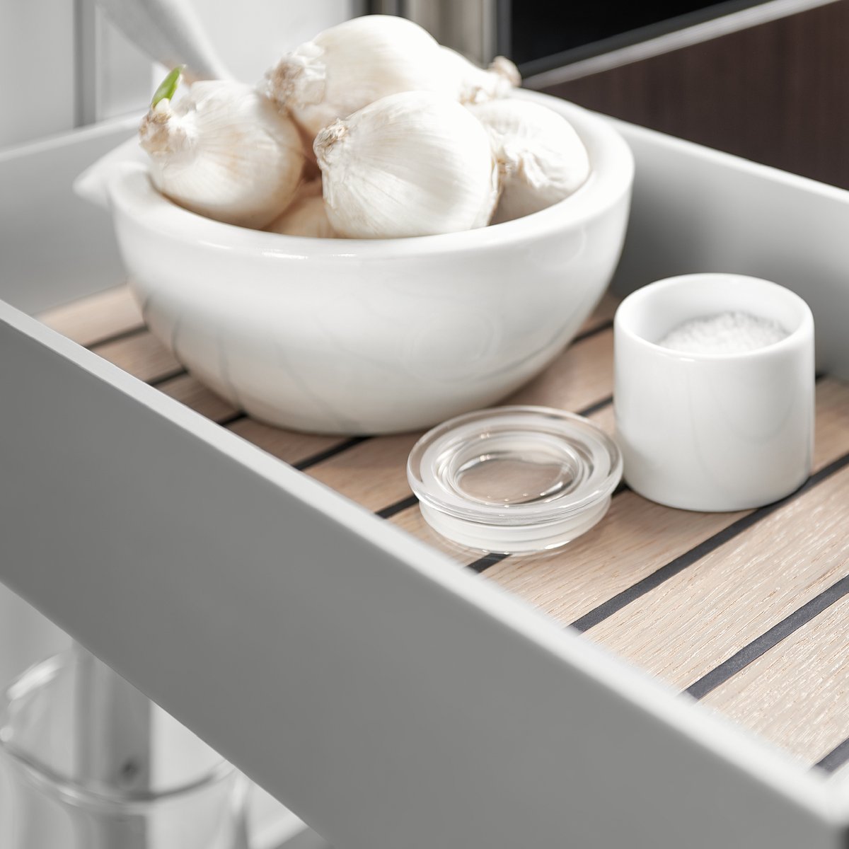 The exclusive SieMatic porcelain boxes in various sizes are stackable for optimum use of space. Additionally, they are ideal and elegant serving option in combination with SieMatic stackable wooden boxes.

bit.ly/3ZQ14c6