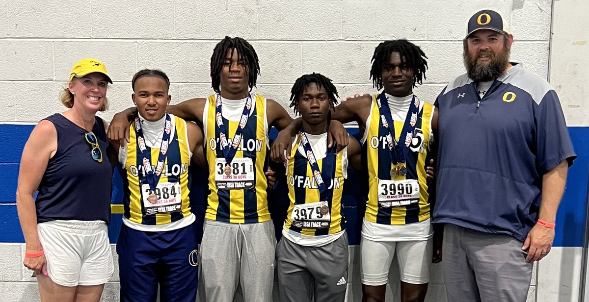 I don’t take pictures with athletes very often. Coach Dismukes had to talk me in to this one. 

L-R Coach Dismukes, Kylan Green, Akeelan Dowell, Marlon Beverly, Omar Mims, me.

I’m humbled they wanted me in it.