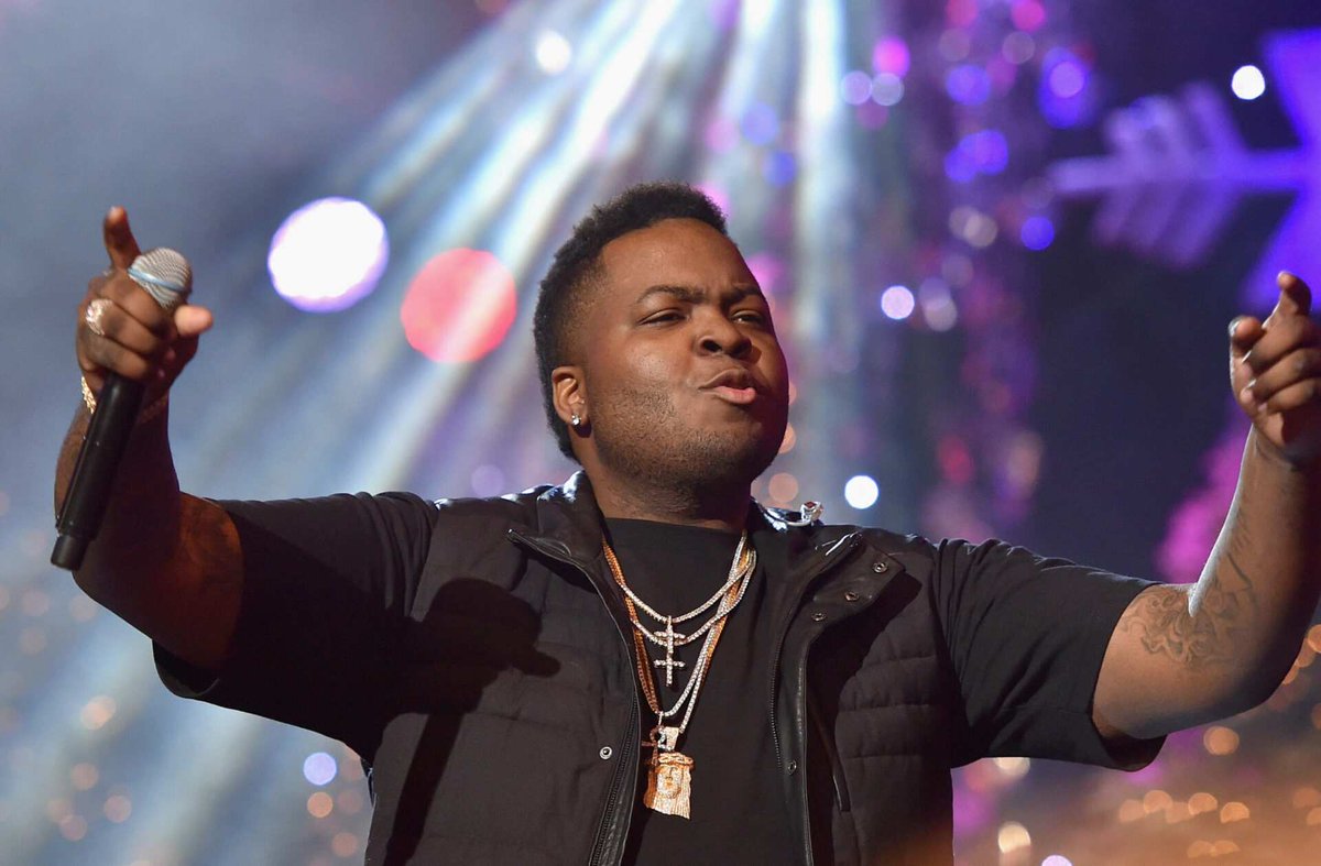 Rapper Sean Kingston, his mother arrested on fraud charges after SWAT raid at his South Florida home americanmilitarynews.com/2024/05/rapper…