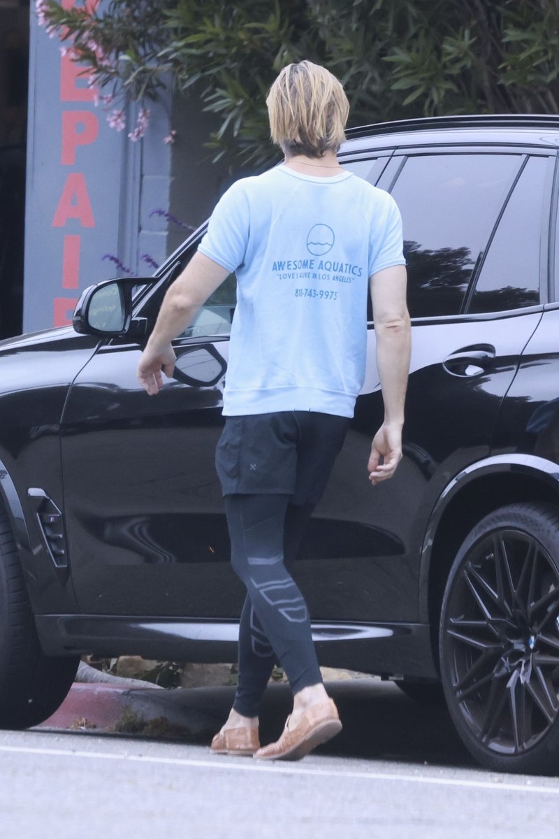 ภาพ Chris Pine หลังเสร็จจากคลาสเต้นยืดเส้นยืดสายใน LA เมื่อวันที่ 17 พฤษภาคม

คุณเขากลับมาเนี๊ยบอีกแล้วครับทุกคน! 😌🫶