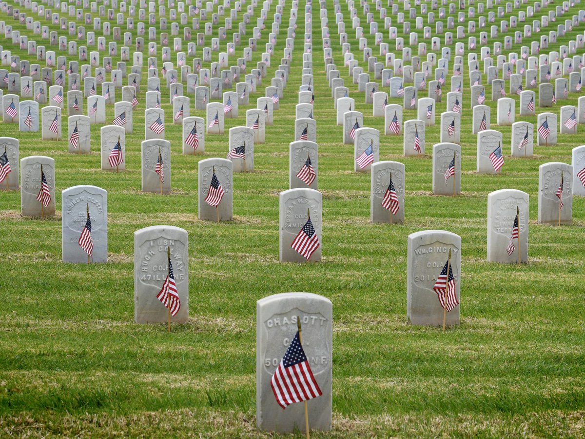 CP Communications (@cp_comm) on Twitter photo While it is always appropriate to thank those who serve our country, let’s not confuse Memorial Day with Veteran’s Day. Today we remember those who died in service to our country. #WeRemember #MemorialDay While it is always appropriate to thank those who serve our country, let’s not confuse Memorial Day with Veteran’s Day. Today we remember those who died in service to our country. #WeRemember #MemorialDay