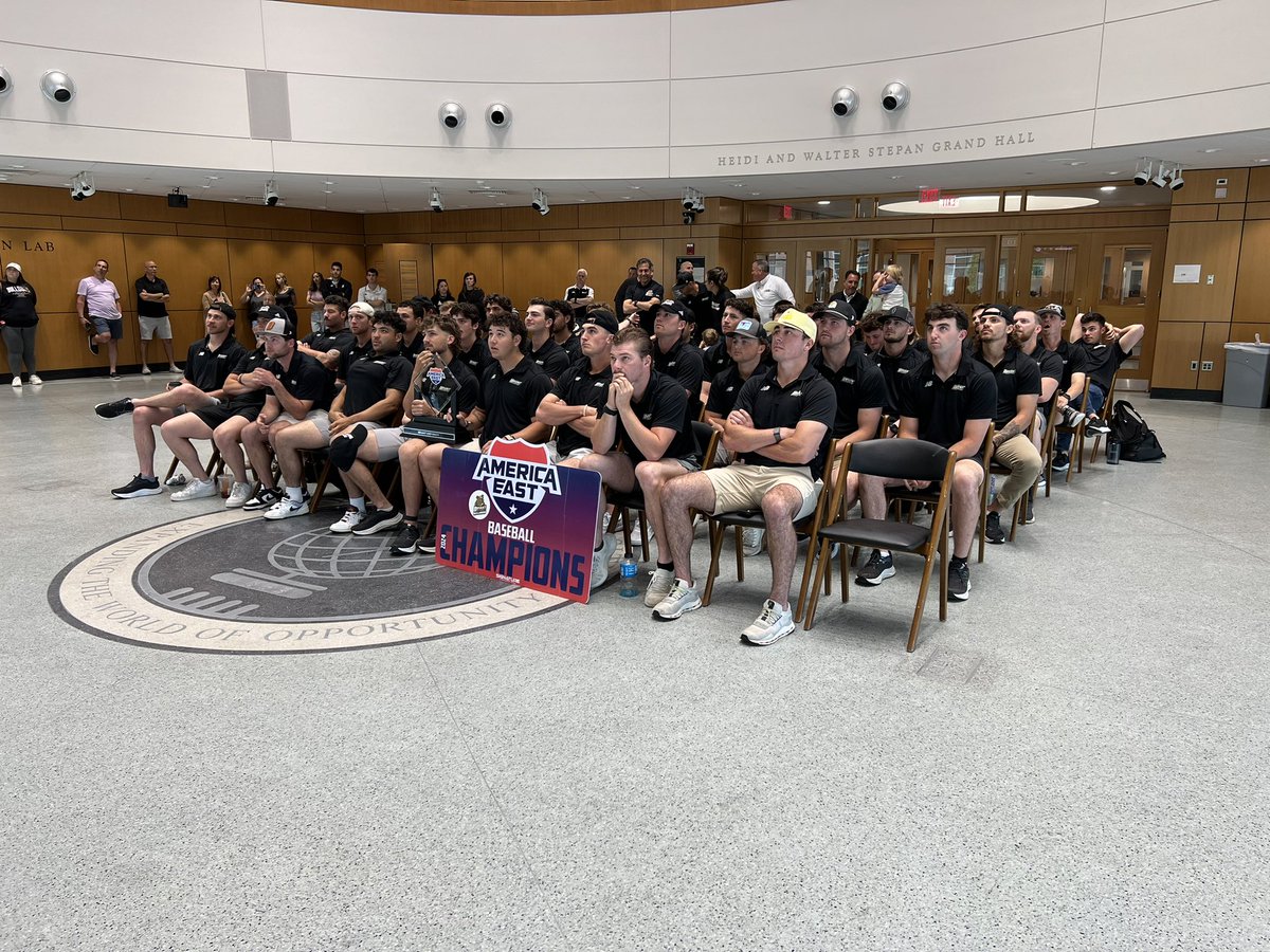 Dawgs are ready. 

Selection show is live on ESPN2