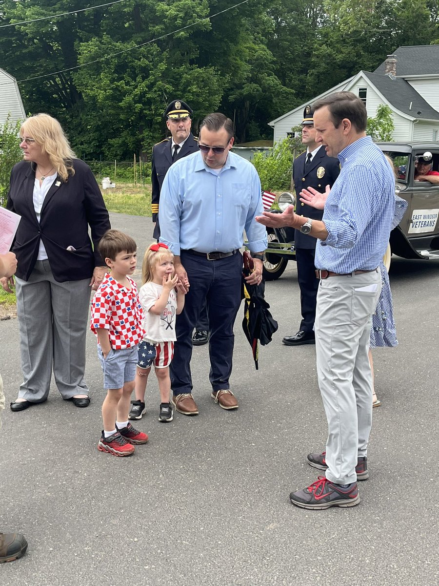 ChrisMurphyCT's tweet photo. Arranged my route for the first day of my Walk Across Connecticut today so I could participate in the East Windsor Memorial Day parade. The rain just held back! Thanks to First Selectman Bowza for hosting me. #WalkCT https://t.co/QoG41cZ2F4
