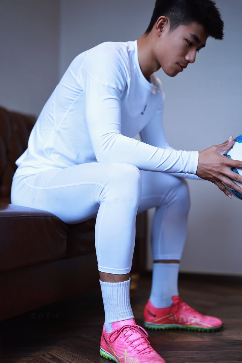 No.148   和帅哥来到酒店 
『原图直出』『非全见』

喜欢我的作品可转发支持，谢谢你的鼓励！！想获得写真集可私信发序号！