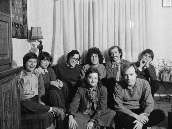 MACBA | Museu | BCN (@macba_barcelona) on Twitter photo “Nosaltres estàvem al servei de qui volgués reivindicar. Documentar és més des de fora; intervenir és implicar-te.”
Escolta el #podcast amb Lluïsa Roca, Luisa Ortínez, Xefo Guasch i Carles Ameller, membres del col·lectiu Video-Nou, a <a href="/Radio_Web_MACBA/">Ràdio Web MACBA</a>. 🔊 tiny.cc/rwm-videonou-1 “Nosaltres estàvem al servei de qui volgués reivindicar. Documentar és més des de fora; intervenir és implicar-te.”
Escolta el #podcast amb Lluïsa Roca, Luisa Ortínez, Xefo Guasch i Carles Ameller, membres del col·lectiu Video-Nou, a <a href="/Radio_Web_MACBA/">Ràdio Web MACBA</a>. 🔊 tiny.cc/rwm-videonou-1