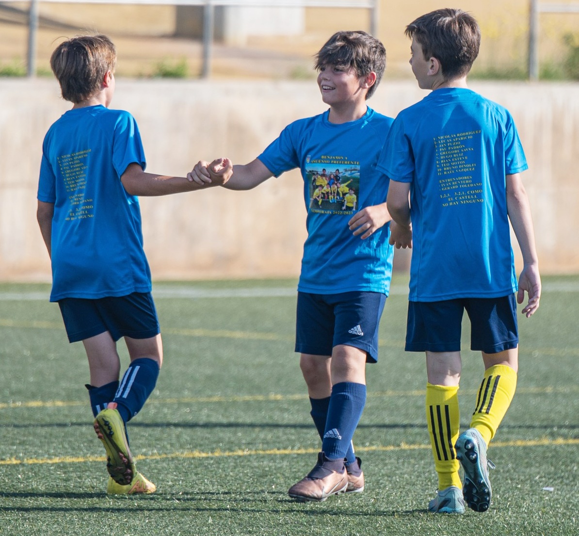 #Entitat | 🟡🔵

✅ El dissabte 8 de juny tindrà lloc una nova edició de la DIADA <a href="/uecastelldefels/">UE Castelldefels</a> (des de les 09h; Els Canyars)

⚽️ Obert el període d'inscripció d'equips al Torneig, en les diferents categories (de prebenjamí a juvenil)

🖊️ Més a tinyurl.com/rwsr2n29