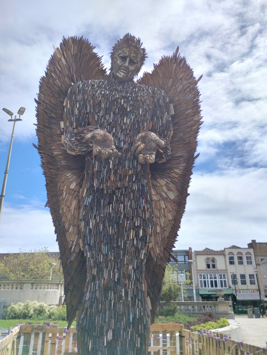 Great Bank Holiday Monday in Weston Super Mare even if I did get bit by a squirrel trying to feed it a nut and turned away from brewers fayre because it's apparently booking only even though it was dead in there #westonsupermare #somerset #bankholiday #bankholidaymonday