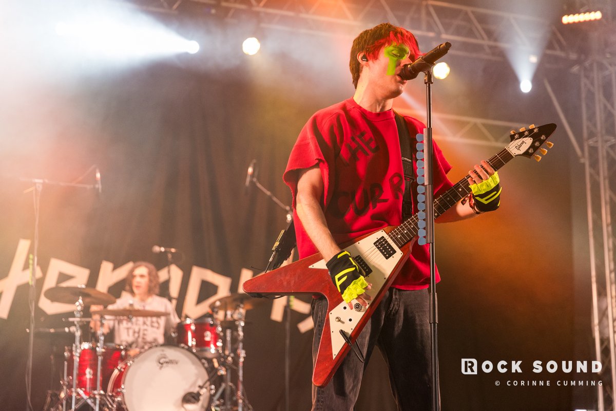 Waterparks, Slam Dunk Festival 2024 REVIEW: It doesn't matter what sort of stage you put Waterparks on, you know they will make it their own. You also know that Awsten Knight will have plenty of tricks up his sleeve. Pulling out the likes of 'Blonde' and 'Stupid For You' early