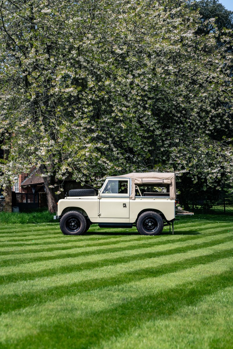 Land Rover appreciation post 🙌 A few photos to celebrate our love for this 75-year-old icon, now fully electrified and redefined for the 21st century by Everrati.
#everrati #electrifyingicons #landrover #landroverseries #seriesiia #icon #classiccar #cars #offroading