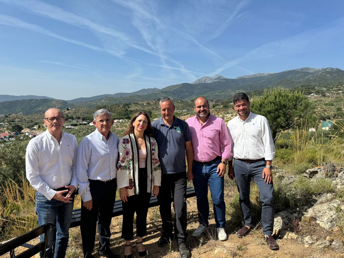 En pleno Parque Nacional de la Sierra de las Nieves el vivero de Yunquera se erige la mejor plataforma para la conservación del pinsapo. Gestionado por @CREMalaga y sus voluntarios, aquí se desarrollan importantes proyectos en colaboración con @AndaluciaJunta y @diputacionMLG